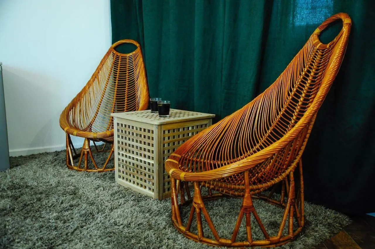 Upperstorey Studio Bukarest 0*,  Rumænien